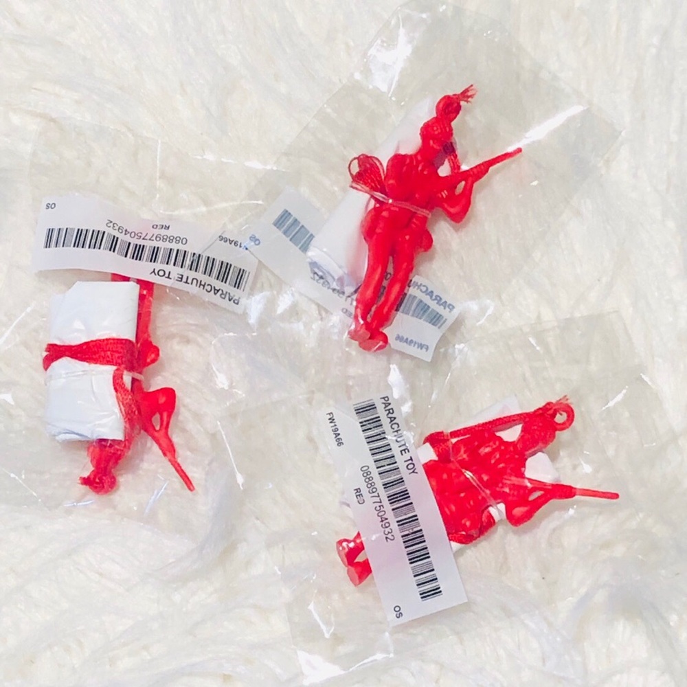 SUPREME Parachute Soldier Toys - Picture 7 of 8